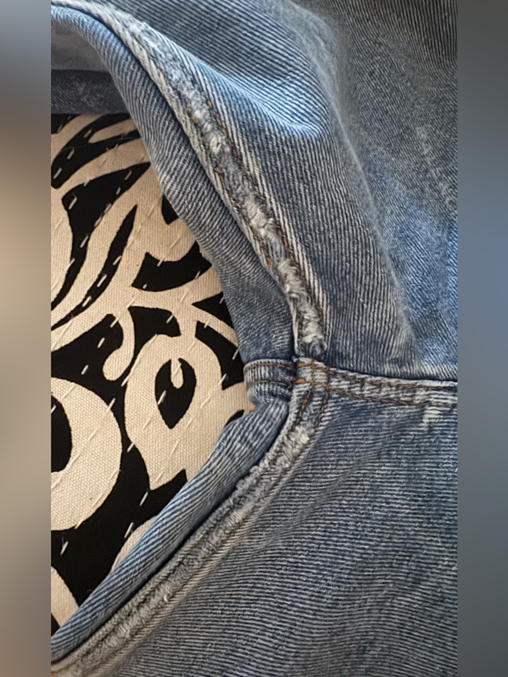 Balenciaga Logo 5 Pocket Button Fly Jeans 26" waist - Picture 10 of 10